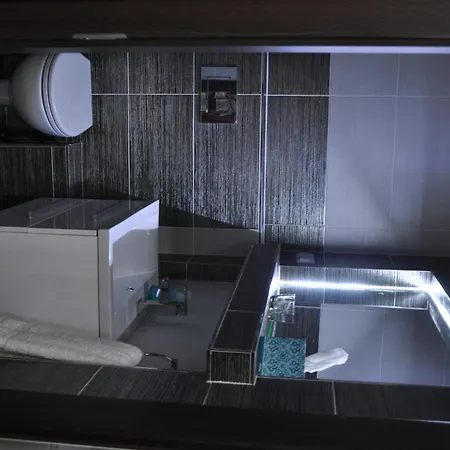 Apartament Saris *